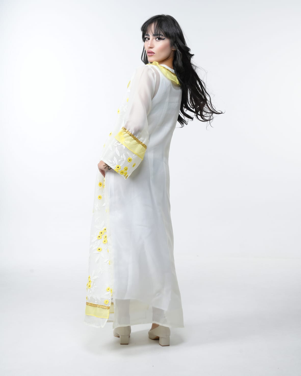 Organza dress embroidered with threads